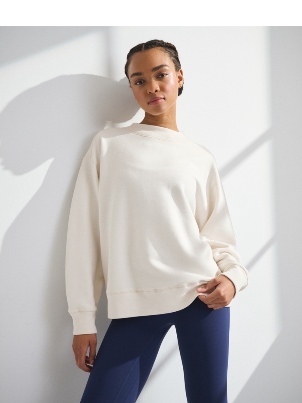 Women's Abercrombie Cream Relaxed Crewneck Sweatshirt